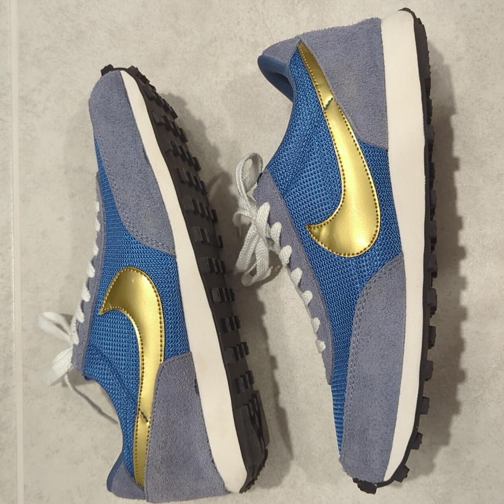 [BV7725-400] Mens Nike Daybreak 'Metallic Gold'